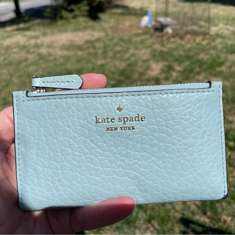 Kate Spade Leighton Small Slim Bifold Wallet, in Spearmint- Excellent Condition
